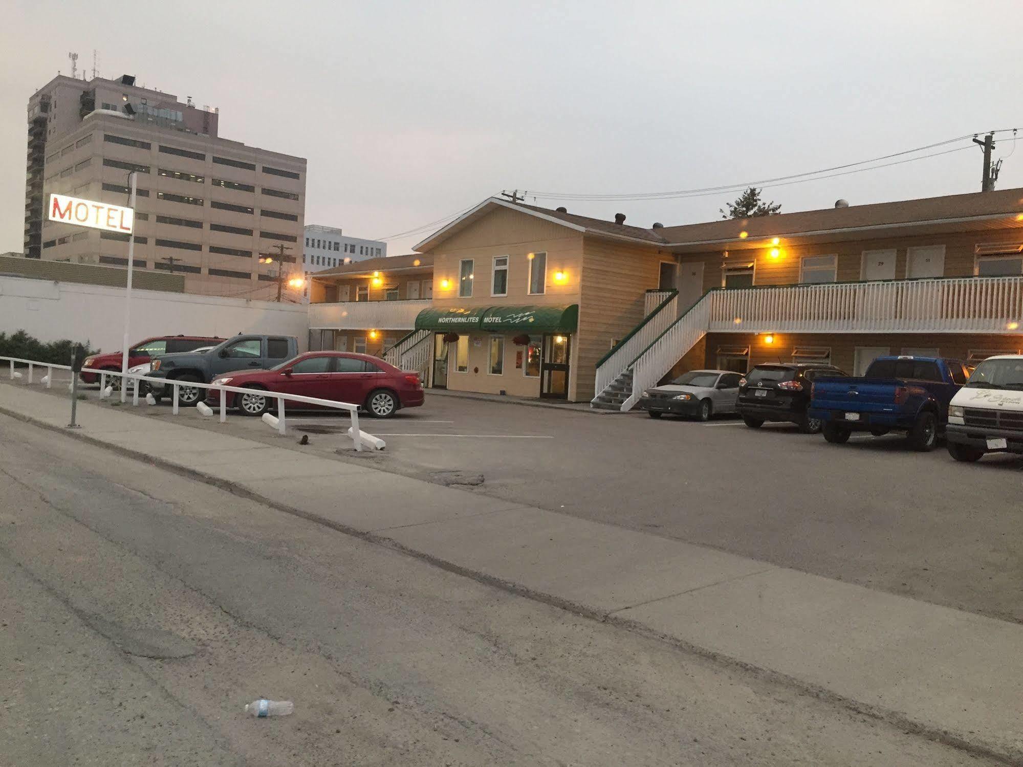 Northern Lites Motel Yellowknife Eksteriør bilde