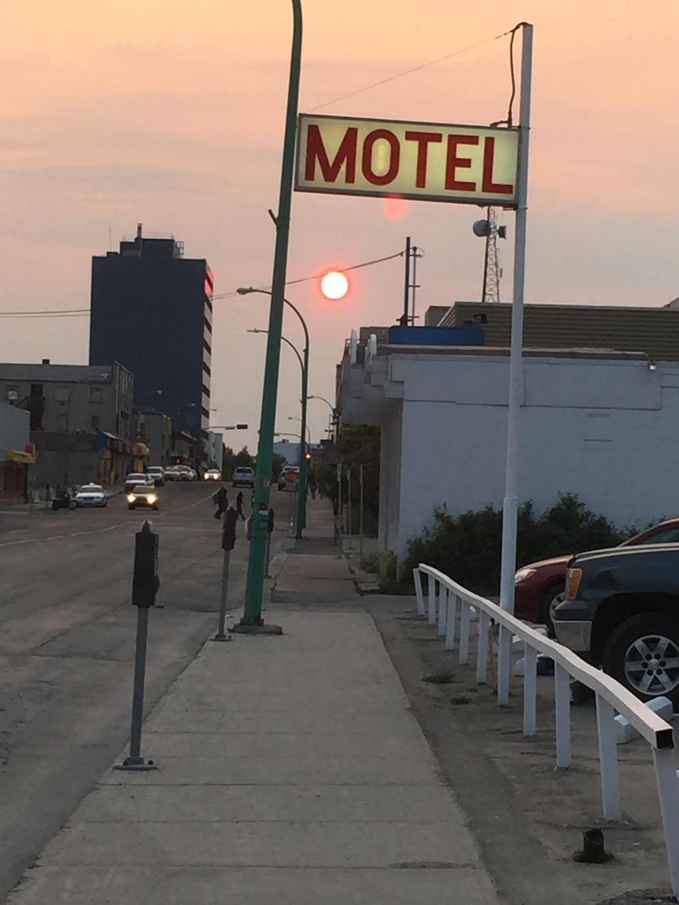 Northern Lites Motel Yellowknife Eksteriør bilde