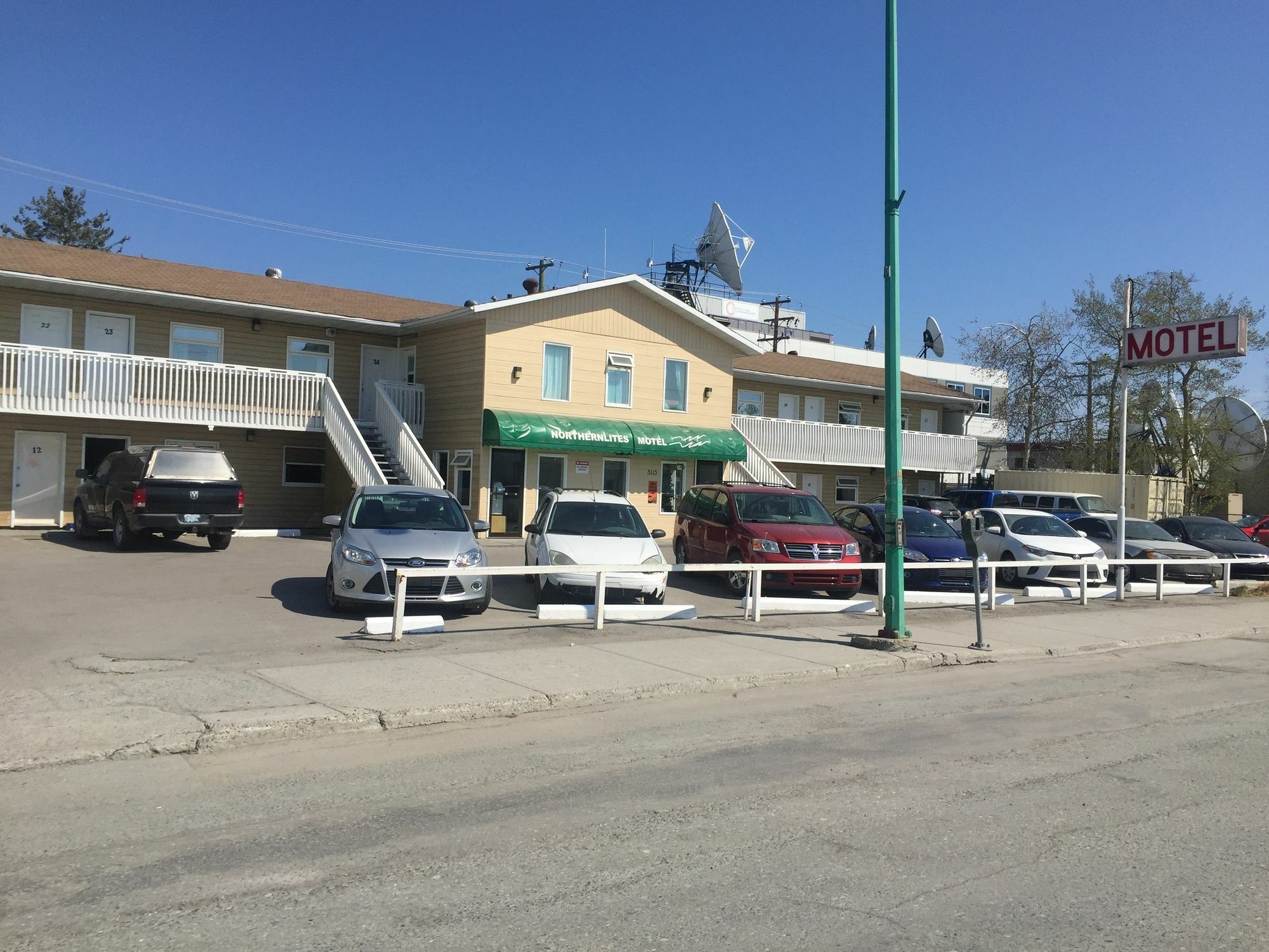 Northern Lites Motel Yellowknife Eksteriør bilde